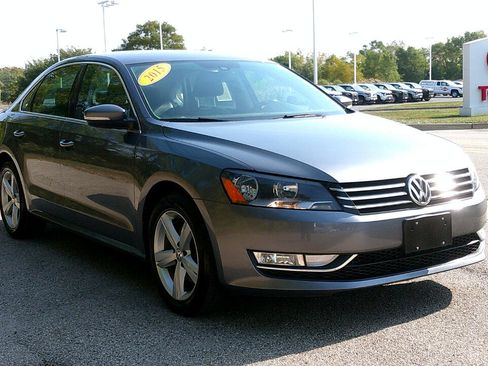 Used 2015 Volkswagen Passat 1.8T Limited Edition image 3