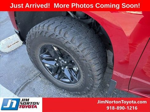 Used 2021 Chevrolet Silverado 1500 LT Trail Boss w/ Convenience Package II image 16