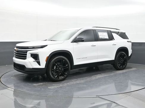 New 2026 Chevrolet Traverse LT w/ LPO, Floor Liner Package image 5