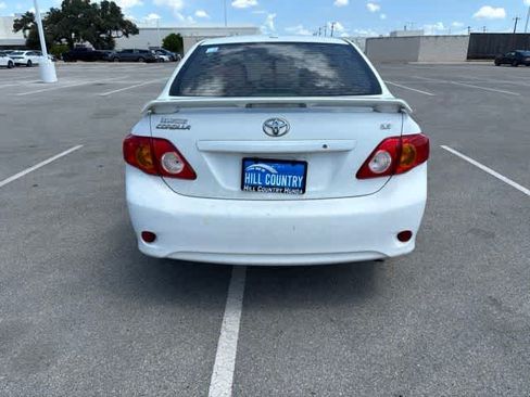 Used 2010 Toyota Corolla LE w/ LE EVP Pkg #1 FWD image 4