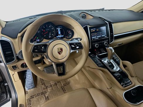 Used 2016 Porsche Cayenne image 24
