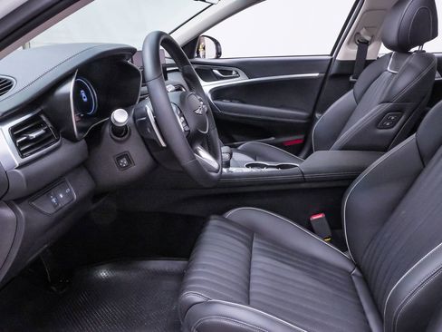 Certified 2026 Genesis G70 2.5T Prestige RWD image 9