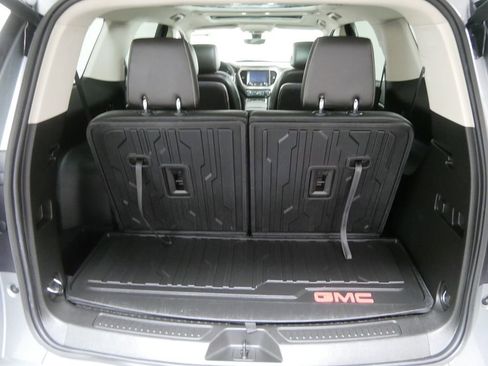 Used 2023 GMC Acadia Denali w/ Denali Ultimate Package image 5