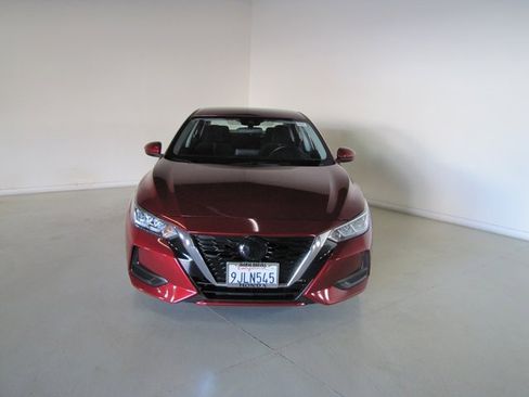 Used 2022 Nissan Sentra SV image 2