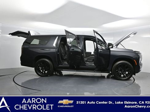 New 2025 Chevrolet Suburban Premier image 3