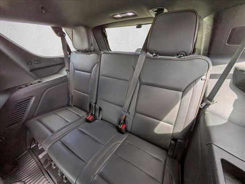 Used 2022 Chevrolet Tahoe High Country AWD/4WD image 16