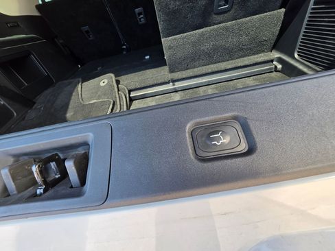 Used 2025 Ford Expedition Active AWD/4WD image 19