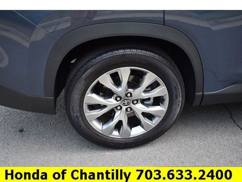 Used 2025 Toyota Grand Highlander AWD image 35