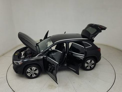 Used 2025 Mercedes-Benz GLA 250 image 32