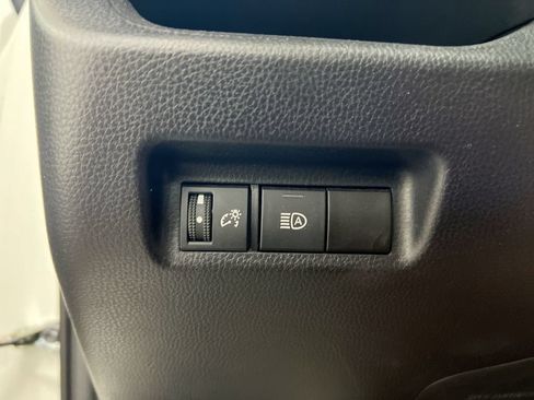 Used 2025 Toyota RAV4 XLE FWD image 19