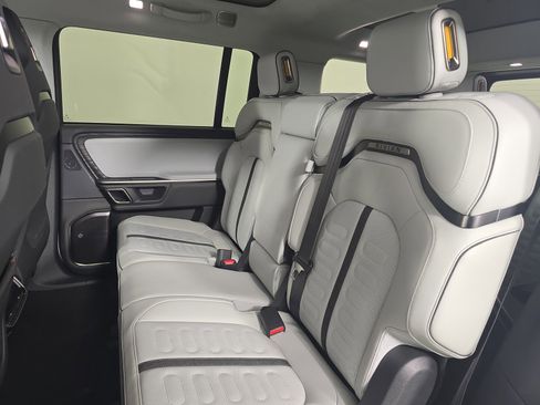 Used 2024 Rivian R1S Adventure AWD/4WD image 21