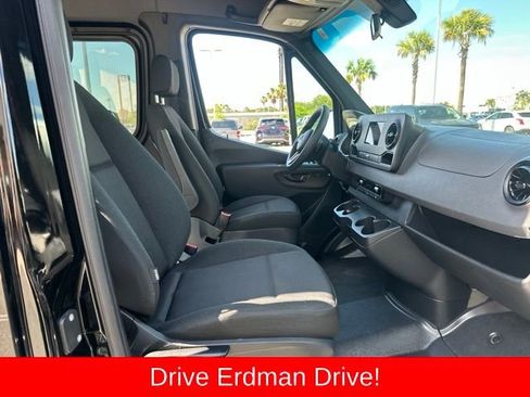 Used 2024 Mercedes-Benz Sprinter 2500 image 29