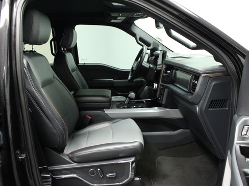 Used 2024 Ford F150 Lightning Lariat image 17