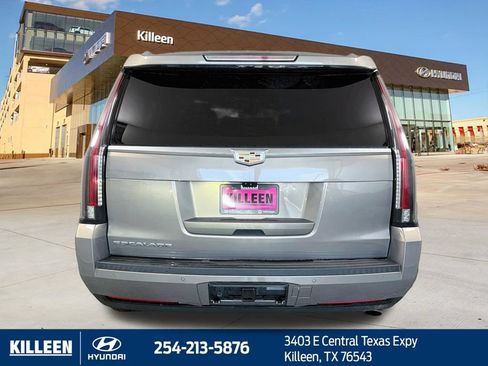 Used 2019 Cadillac Escalade Platinum AWD/4WD image 7