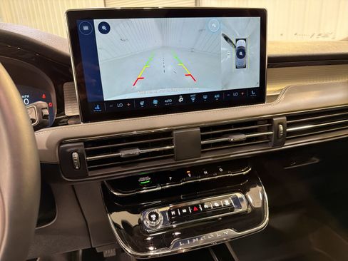 Used 2025 Lincoln Corsair FWD w/ Equipment Group 101A image 18