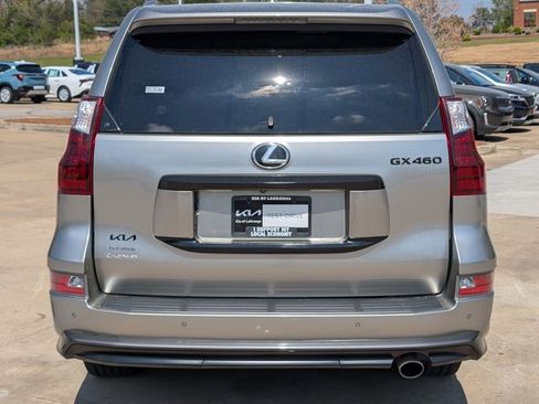 Used 2022 Lexus GX 460 Luxury w/ Sport Design Package AWD/4WD image 18