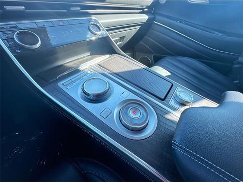 Used 2024 Genesis GV80 2.5T image 17