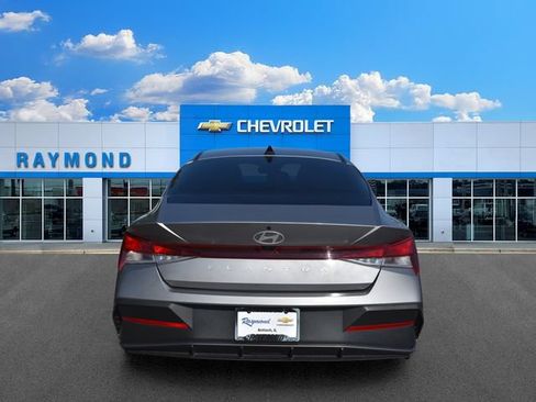 Used 2024 Hyundai Elantra SEL FWD image 4