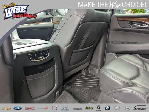 Used 2018 Cadillac Escalade Luxury AWD/4WD image 24