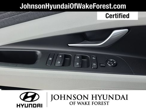 Used 2025 Hyundai Elantra Limited FWD image 37