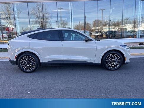 Certified 2025 Ford Mustang Mach-E Premium image 9