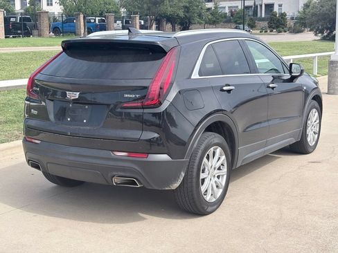 Used 2023 Cadillac XT4 Luxury w/ Cold Weather Package FWD image 4