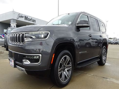 Certified 2025 Jeep Wagoneer Series II AWD/4WD image 1