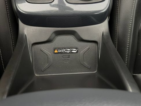 Used 2022 Chevrolet Colorado Z71 w/ Z71 Midnight Edition AWD/4WD image 26