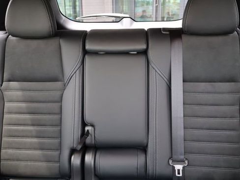 Used 2024 Mitsubishi Outlander SE image 16