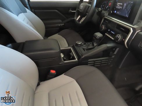 Used 2025 Toyota Tacoma TRD Sport AWD/4WD image 25