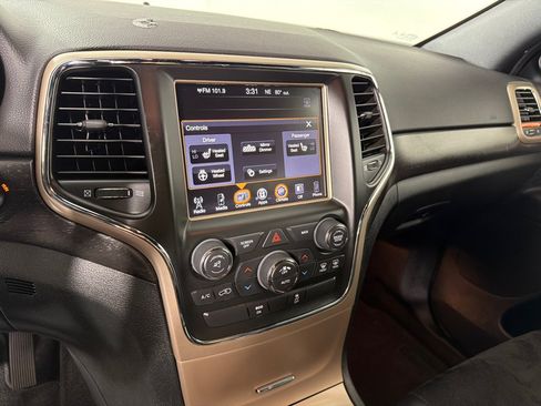 Used 2015 Jeep Grand Cherokee Altitude AWD/4WD image 15