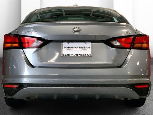 Certified 2022 Nissan Altima 2.5 SV image 3