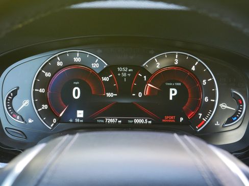 Used 2017 BMW 540i xDrive image 9