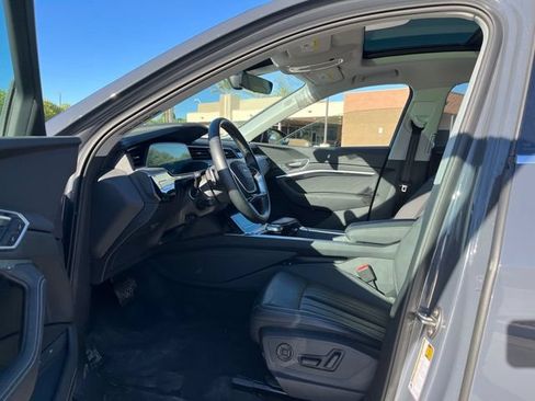 Used 2024 Audi Q8 e-tron Premium Plus w/ Premium Plus Package AWD/4WD image 10