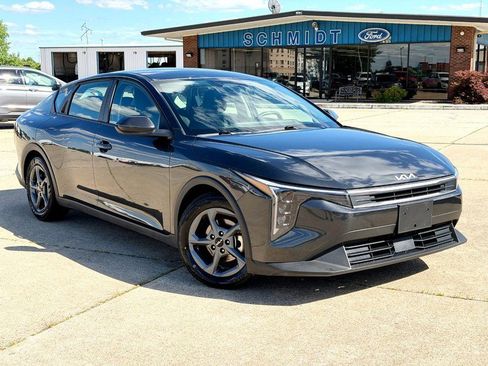 Used 2025 Kia K4 FWD image 2