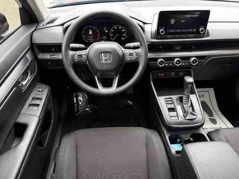 Used 2025 Honda CR-V LX image 20