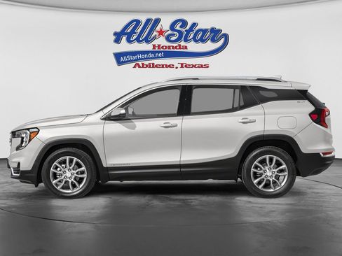 Used 2024 GMC Terrain SLE AWD/4WD image 3