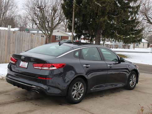 Used 2019 Kia Optima LX image 10