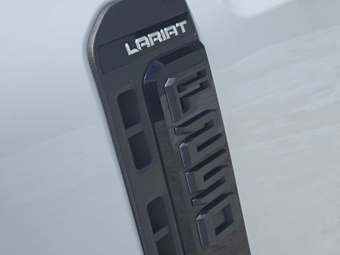 Used 2023 Ford F250 Lariat w/ Black Appearance Package AWD/4WD image 13