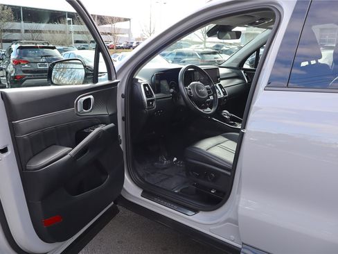 Certified 2023 Kia Sorento SX image 12