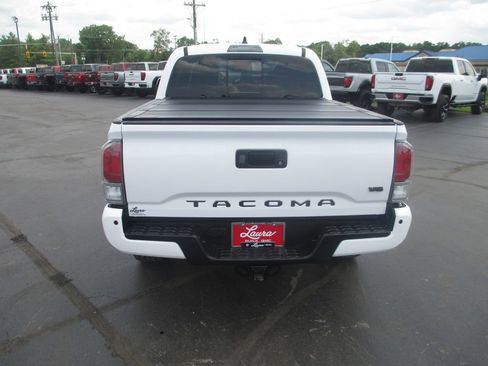 Used 2022 Toyota Tacoma TRD Off-Road w/ Technology Package AWD/4WD image 7