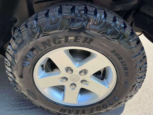 Used 2020 Jeep Wrangler Sport AWD/4WD image 11