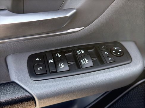 Used 2021 RAM 1500 Big Horn image 13