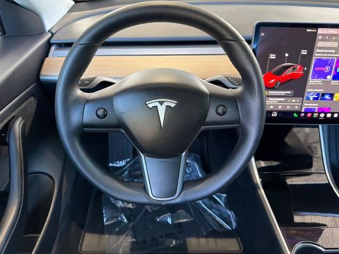 Used 2019 Tesla Model 3 Standard Range RWD image 18
