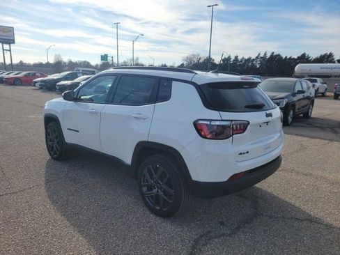 New 2026 Jeep Compass Latitude image 21