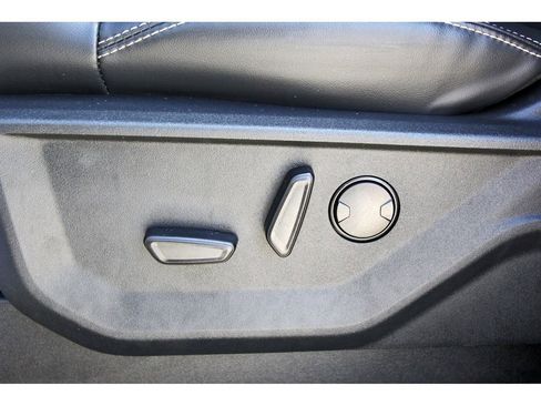 Used 2025 Ford Expedition Platinum image 25