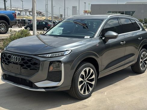 New 2026 Audi Q3 quattro 2.0T AWD/4WD image 3