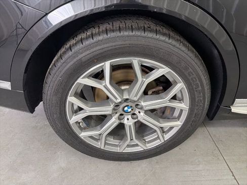 Used 2025 BMW X7 xDrive40i image 24