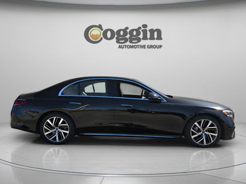 Used 2024 Mercedes-Benz E 350 4MATIC Sedan image 6
