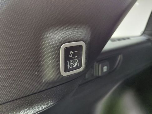 Used 2025 Jeep Grand Cherokee Altitude AWD/4WD image 41